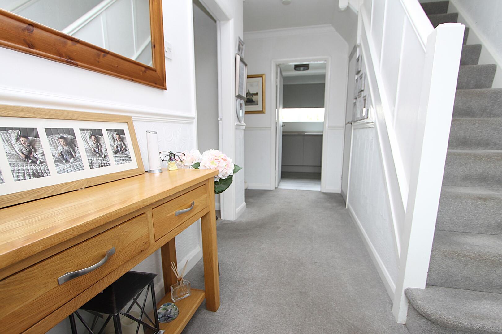 3 bed property in Brinton Crescent, Kidderminster